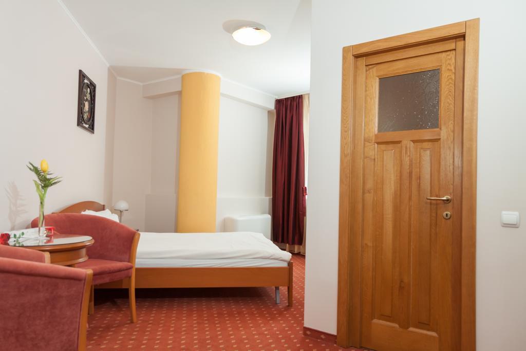 Hotel Hermes Alba Iulia Quarto foto