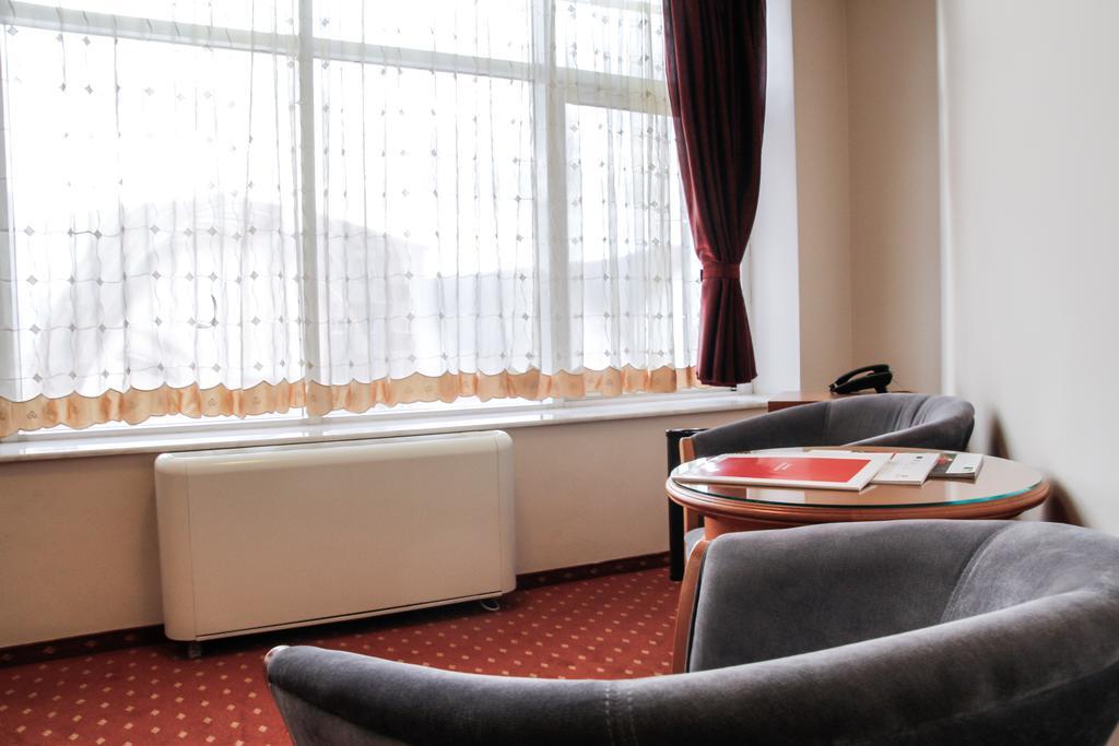 Hotel Hermes Alba Iulia Exterior foto