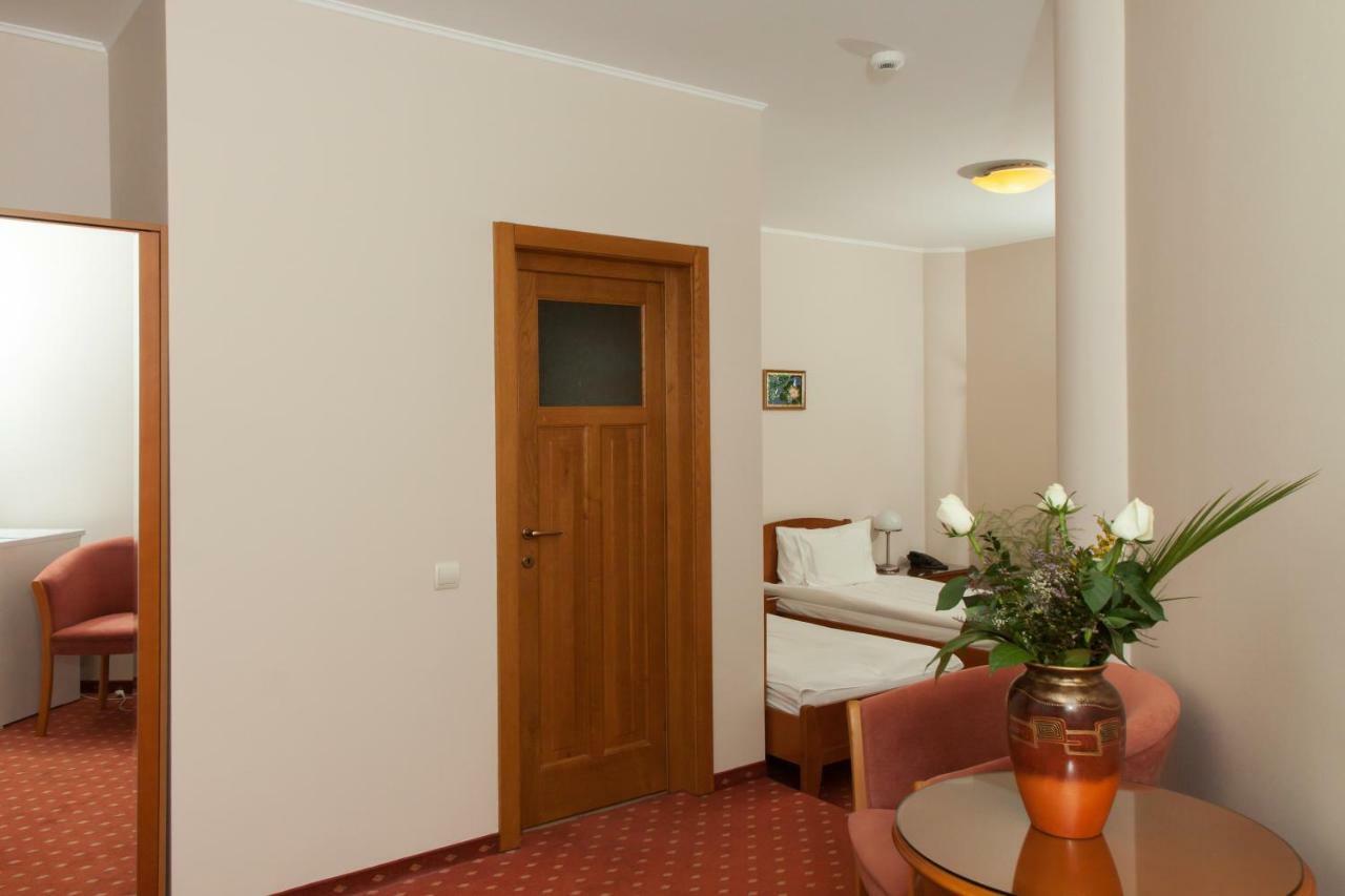 Hotel Hermes Alba Iulia Exterior foto